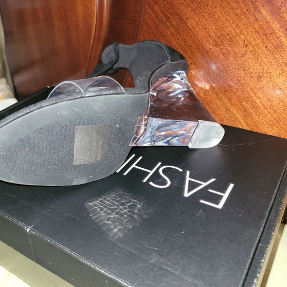 Shoes Fashion Nova - Picture 2 of 2